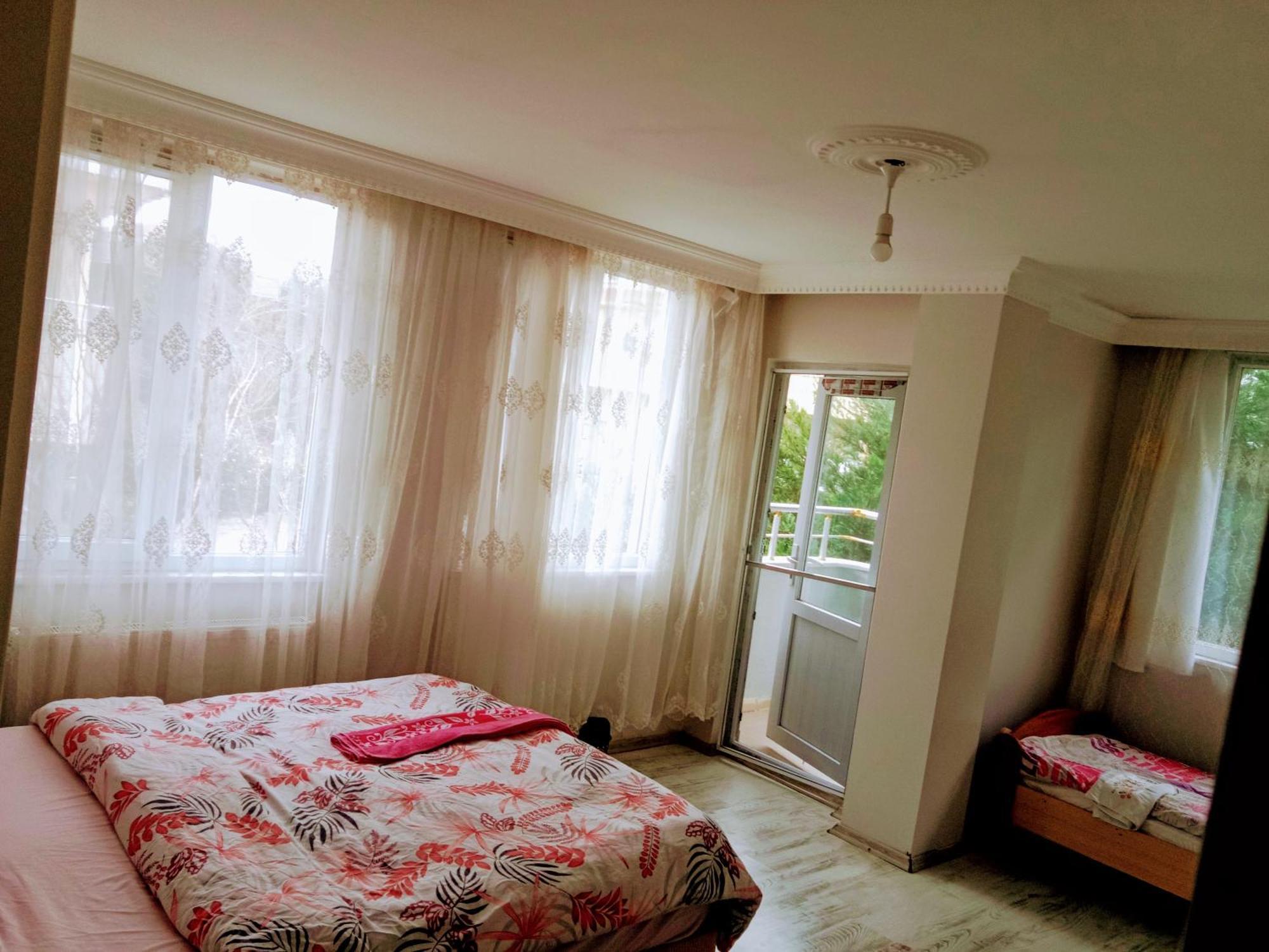 Ahmet Teacher Hotel, 5 Minutes From The Airport Arnavutkoy Εξωτερικό φωτογραφία