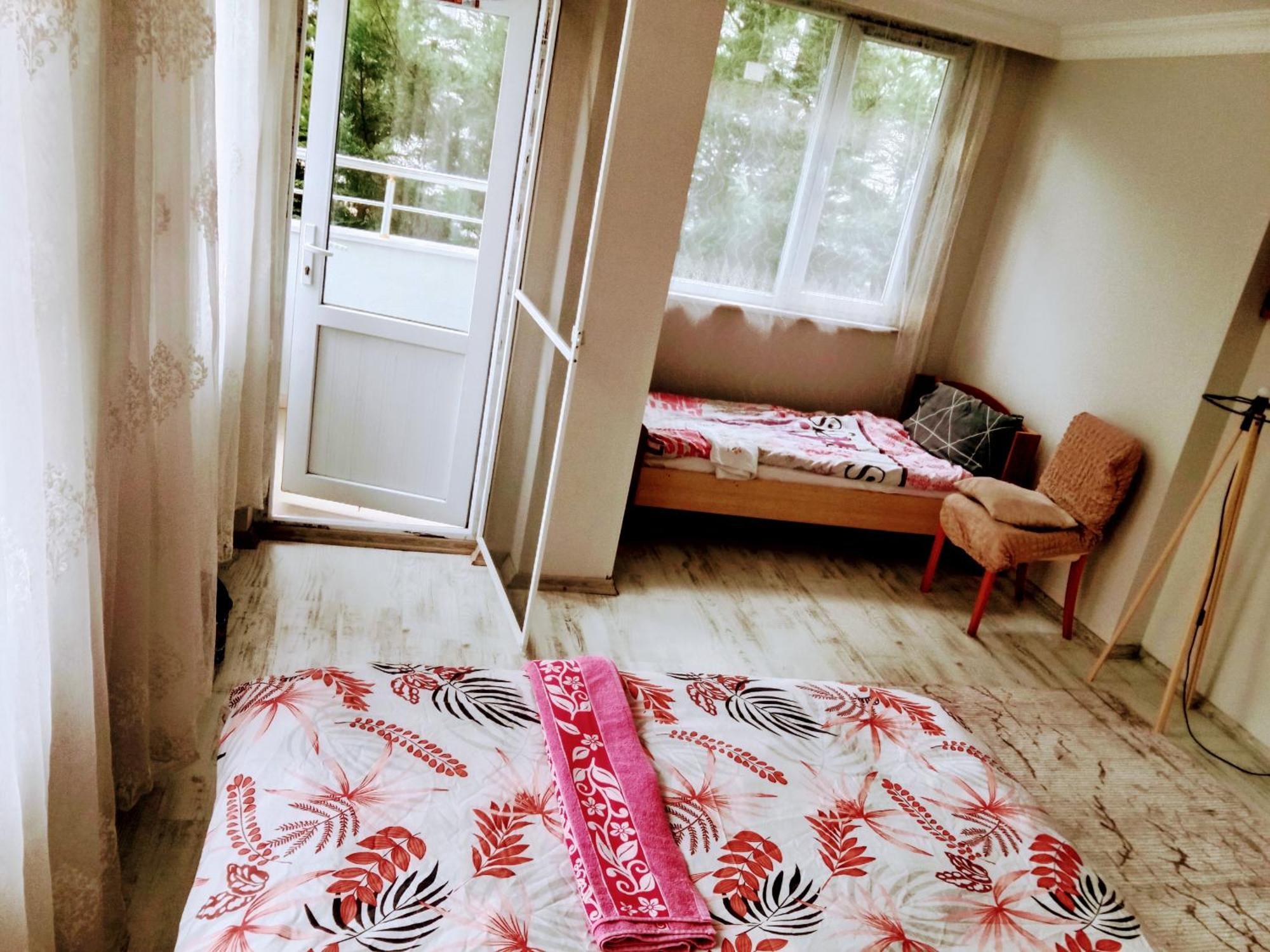 Ahmet Teacher Hotel, 5 Minutes From The Airport Arnavutkoy Εξωτερικό φωτογραφία